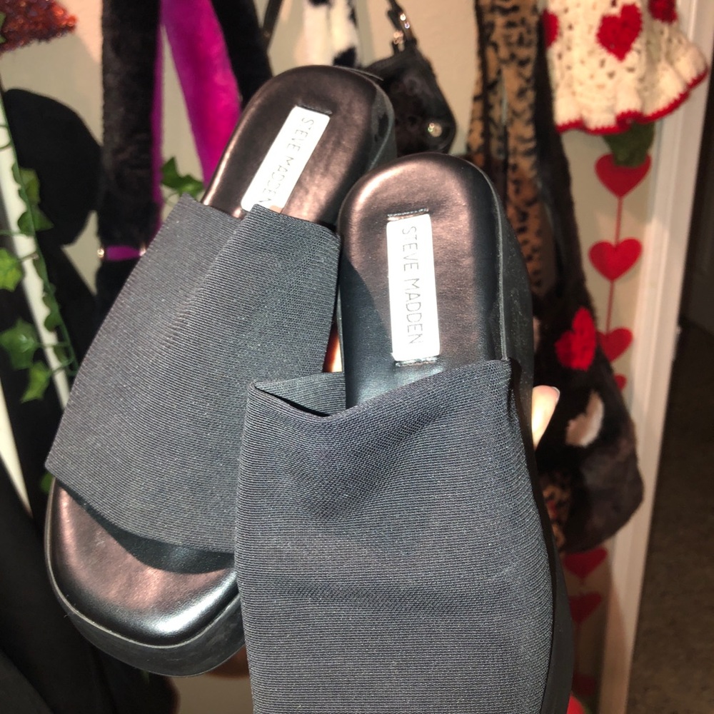 Steve Madden Black Platform Slide Sandals - Picture 2 of 8